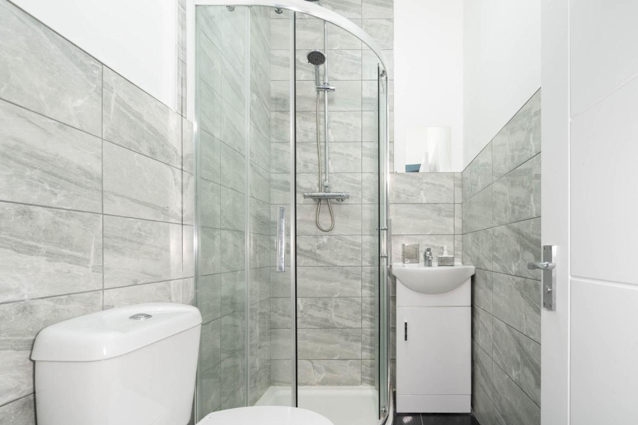 Sky Rooms One Bedroom Modern Studio Apartment 3 Birmingham Exteriör bild